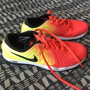 Nike Training DF TR4 Dual Fusion Sneaker Size 6